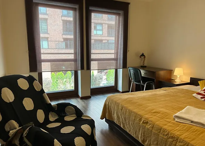 Old Town Apartments - Free Parking